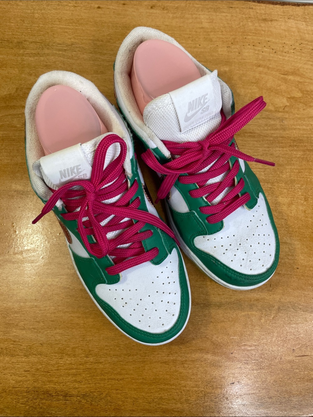 Nike Dunk Low Joker Kids Sneakers - White, Green & Pink. Size 6.5